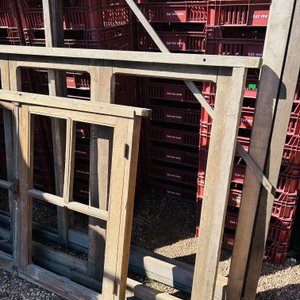 Lote #041 – Tres ventanas en madera con detalles – 230×150 – 190×120 – 135x100cm - imagen 2