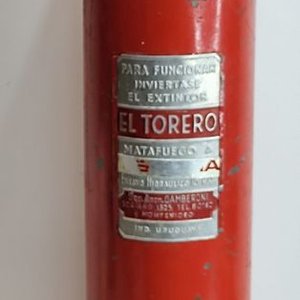 Lote siguiente: Antiguo Extinguidor de Fuego "El Torero" Rojo Metálico Decorativo