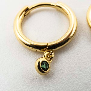 Caravanas Aros de Plata con Baño de Oro y Piedras Verdes - imagen 2