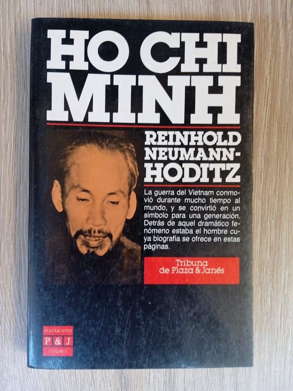 Lote siguiente: Libro sobre la Guerra de Vietnam con Ho Chi Minh