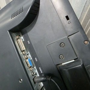 Monitor Soyo 17" LCD Wide Screen - imagen 4