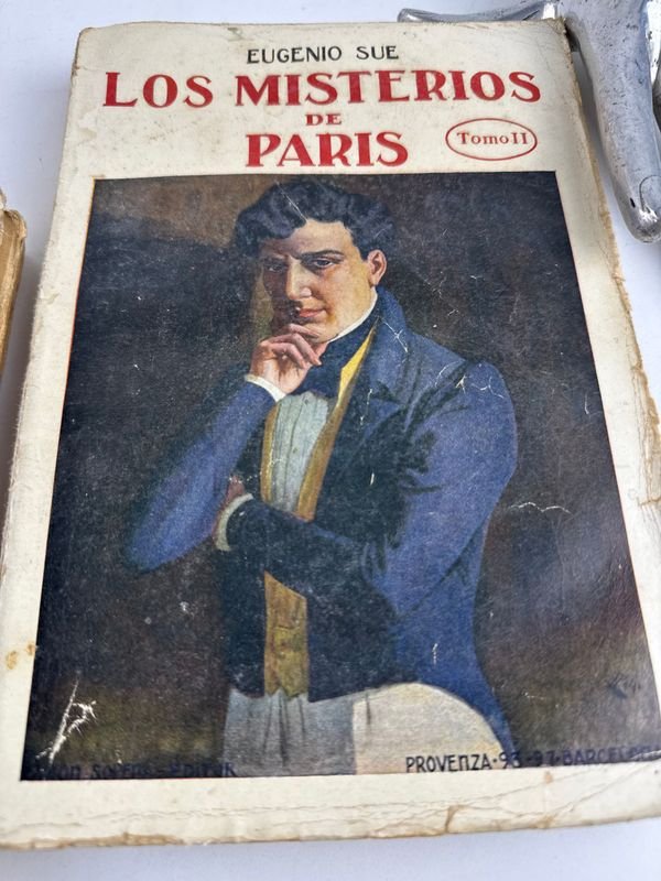 Libro antiguo de misterios de Paris - imagen 2