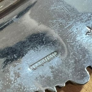 Fuente de Servicio Antigua con Campana y Asa en Metal Plateado - imagen 7