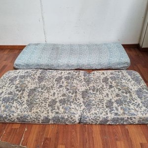 Lote siguiente: Juego de 2 Colchones de 1 Plaza con Diseños Estampados