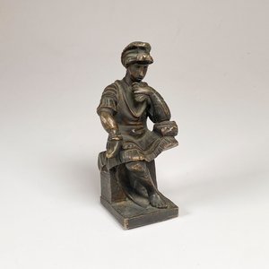 Figura de Bronce de Personaje Histórico, Firmada - imagen 2