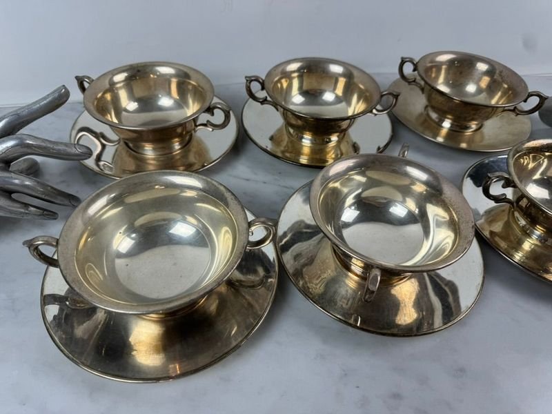 Tazas de Consumé con Platillos en Platina Inglesa - imagen 3