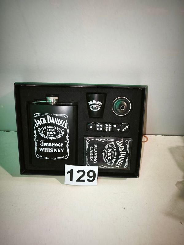 Set Jack Daniel's: Petaca, Vaso, Naipes y Dados