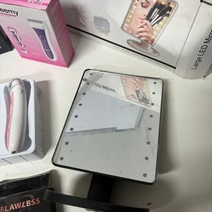 Lote de 5 Artículos de Cuidado Personal: Secador, Depiladoras y Espejo con Luz - imagen 2
