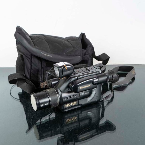 Videograbadora Panasonic GZ-X8 con Estuche