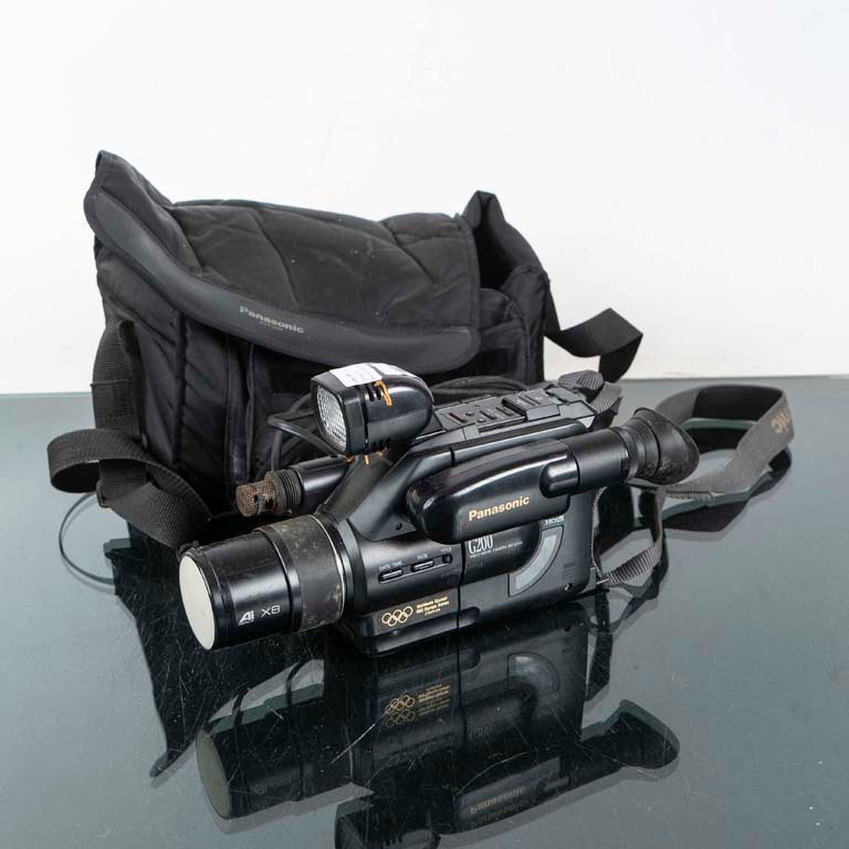 Videograbadora Panasonic GZ-X8 con Estuche