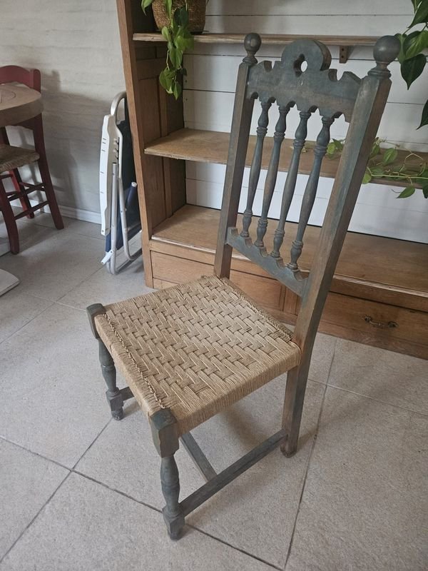 Mueble de comedor con sillas - imagen 3