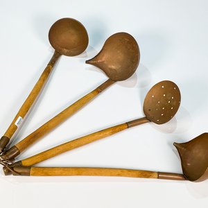 Juego de 4 Utensilios de Cocina en Madera y Cobre: Espumadera y Cucharones - imagen 2