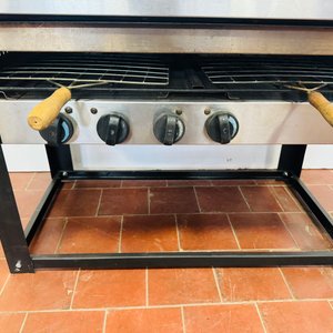 Horno a Gas Multifunción Acero Inoxidable con Piso Refractario, Plancha y Fritador - imagen 6