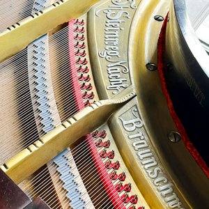 Piano de Cola Grotrian Steinweg Nachf. Braunschweig con Banqueta Circular Regulable - imagen 3