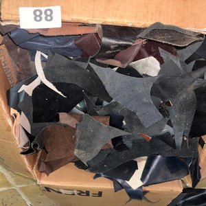 Lote de Retazos de Cuero en Varios Tonos para Artesanos - imagen 13