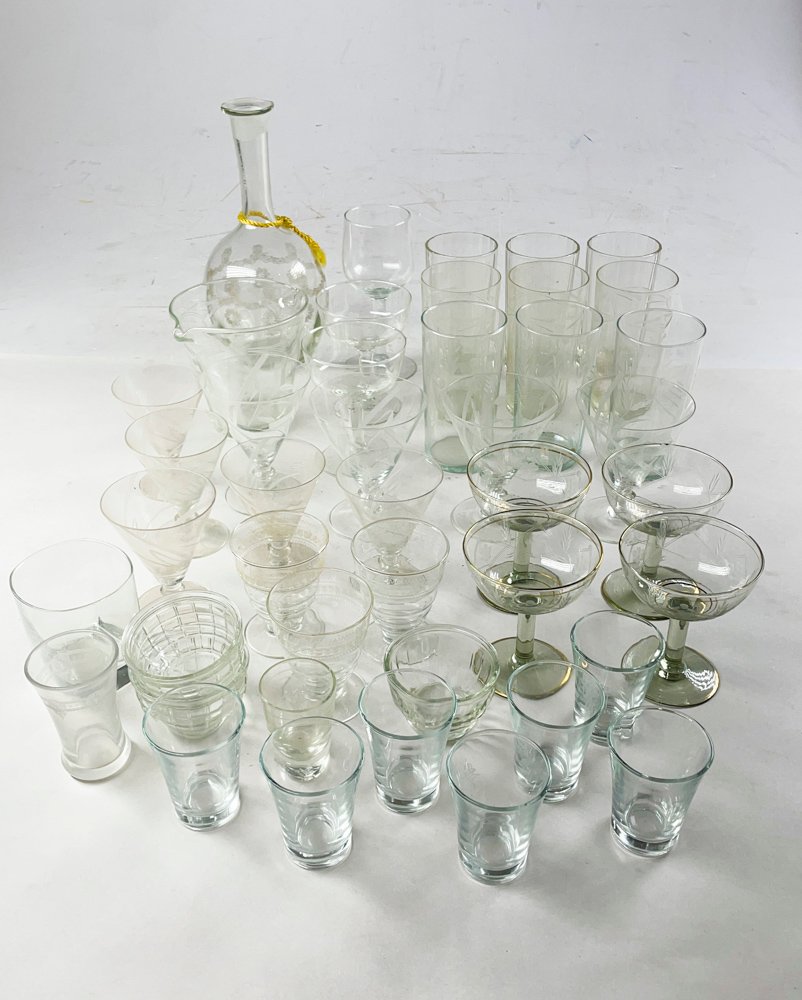 Lote anterior: Colección de Botellas, Copas y Vasos