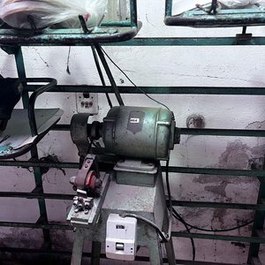 Línea de Trabajo para Fabricación de Calzado con Carritos y Estanterías - imagen 9