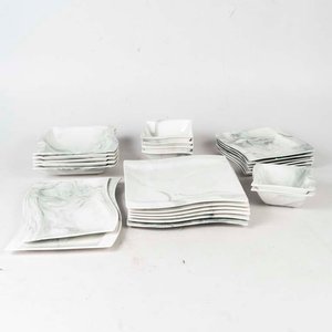 Lote anterior: 25 Piezas porcelana española Malacasa. Diseño tipo mármol gris y blanco. Medidas: 26x26 cm
