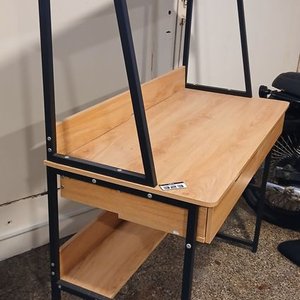 Escritorio Metálico con Estantes de Madera y Cajones - imagen 3