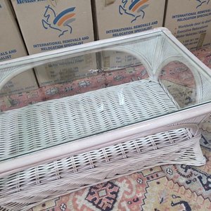 Mesa Ratán con Tapa de Vidrio Biselado - imagen 3