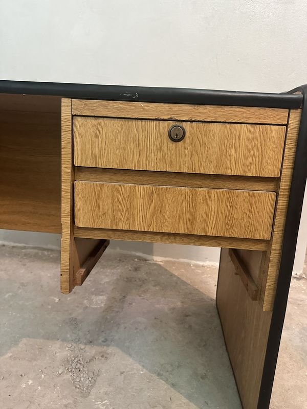 Escritorio de MDF en Buena Condición - imagen 5