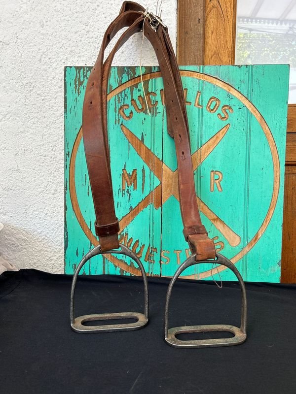 Par de estribos hierro buena pisada con estriberas - Accesorios para Vehículos - imagen 6