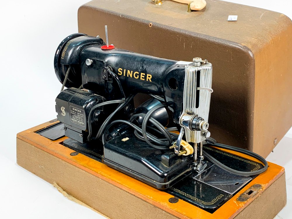 Máquina de coser Singer portátil con pedal - imagen 2