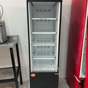 Heladera Vitrina Vertical Cuder Negra 50x45x1.80m - imagen 2