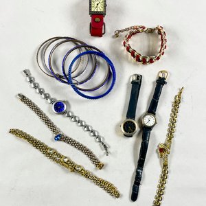 Lote anterior: Lote de 11 Piezas: Relojes de Pulsera y Pulseras Variadas