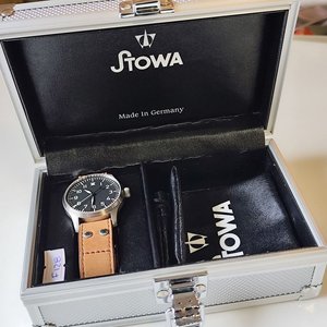 Lote anterior: Reloj Aviador Stowa Flieger Classic 40 Automático Alemán - Edición Especial