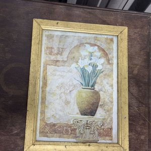 Lote de 3 Cuadros Decorativos con Flores Blancas y Marcos Dorados - imagen 6
