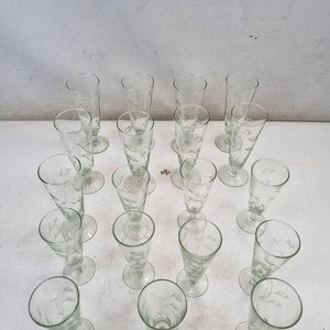 Set de 19 Copas de Vidrio con Diseño Floral Esmerilado - imagen 3