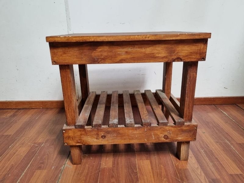 Mesa de Arrimo Rústica de Madera Castaño con Estante Inferior
