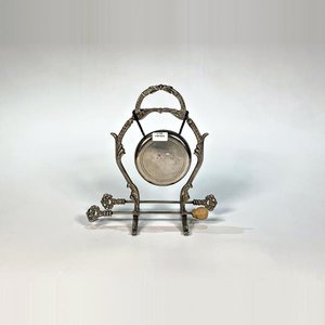 Lote siguiente: Gong de Metal Plateado con Soporte, Platillo y Martillo