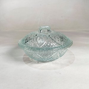Lote siguiente: Caramelera Antigua de Vidrio Tallado con Tapa - Diámetro 18 cm