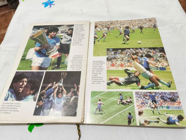 Colección de Artículos Relacionados con Diego Maradona - imagen 3