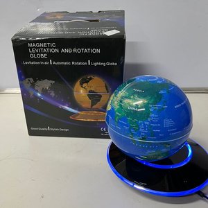 Lote siguiente: Globo Terráqueo Magnético Flotante con Luz LED Azul y Rotación 360°