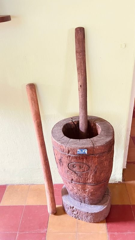 MORTERO RUSTICO TALLADO A MANO CON 2 PILONES - imagen 8