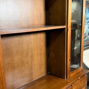 Aparador Moderno de Madera con Puertas y Estantes - imagen 3