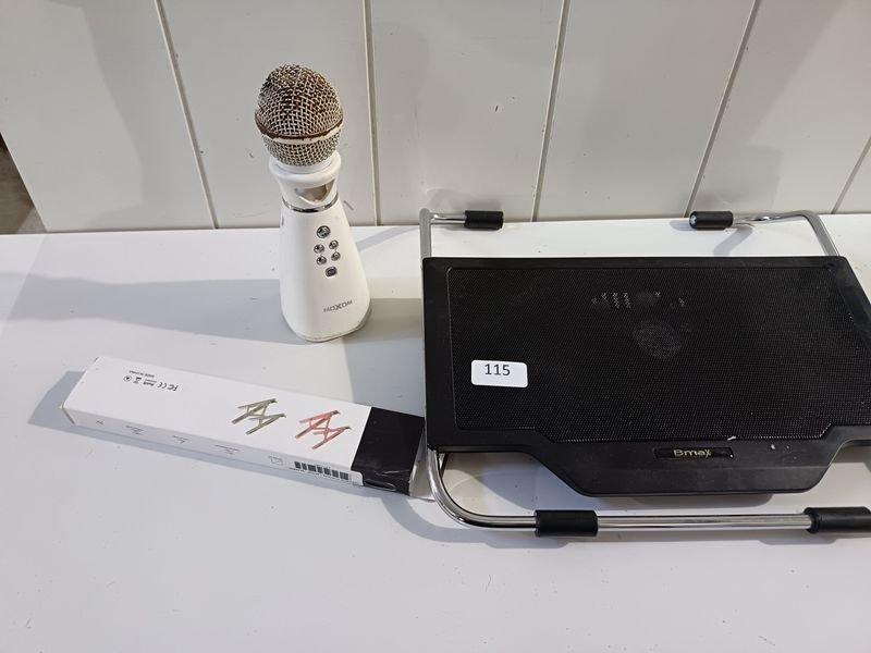 Micrófono Moxom, Base Refrigeradora para Notebook y Soporte