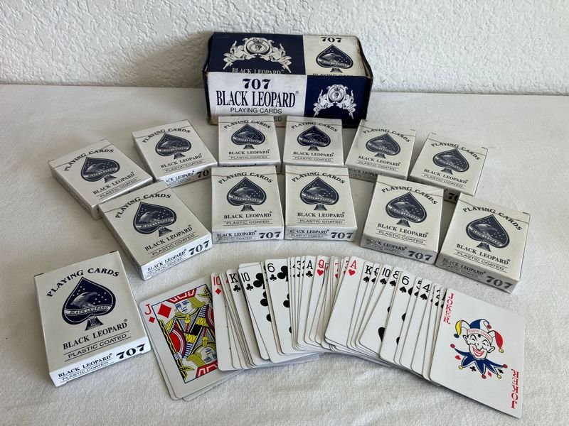 Lote siguiente: Mazos de cartas de póker para venta