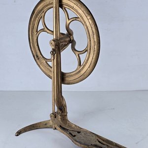 Antiguo Torno de Dentista a Pedal de Hierro Fundido Dorado - imagen 5
