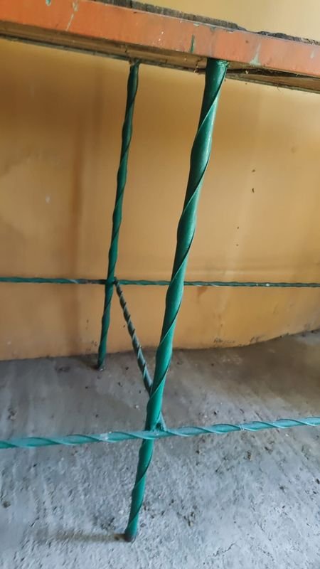 Mesa de Trabajo Usada con Muebles - imagen 3
