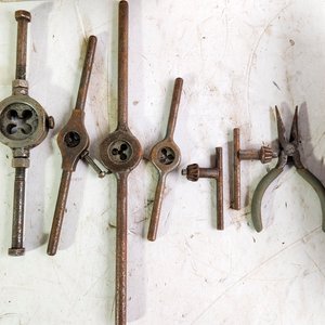 Tablero Eléctrico, Terrajas, Pinza y Gato Tijera - imagen 3