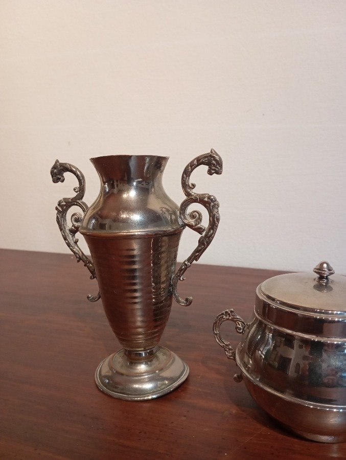Jarrón y azucarero de metal decorativo - imagen 6