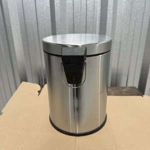 Cesto de Basura de Acero Inoxidable con Pedal y Tapa Hermética - imagen 8