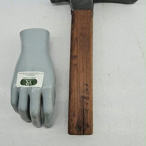 Azuela Antigua de Carpintero con Cuño Metálico y Mango de Madera - imagen 1