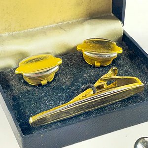 Conjunto de Joyería para Hombre: Pulsera, Gemelos y Traba Corbata Dorados - imagen 3