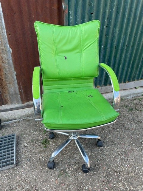Silla giratoria en buen estado