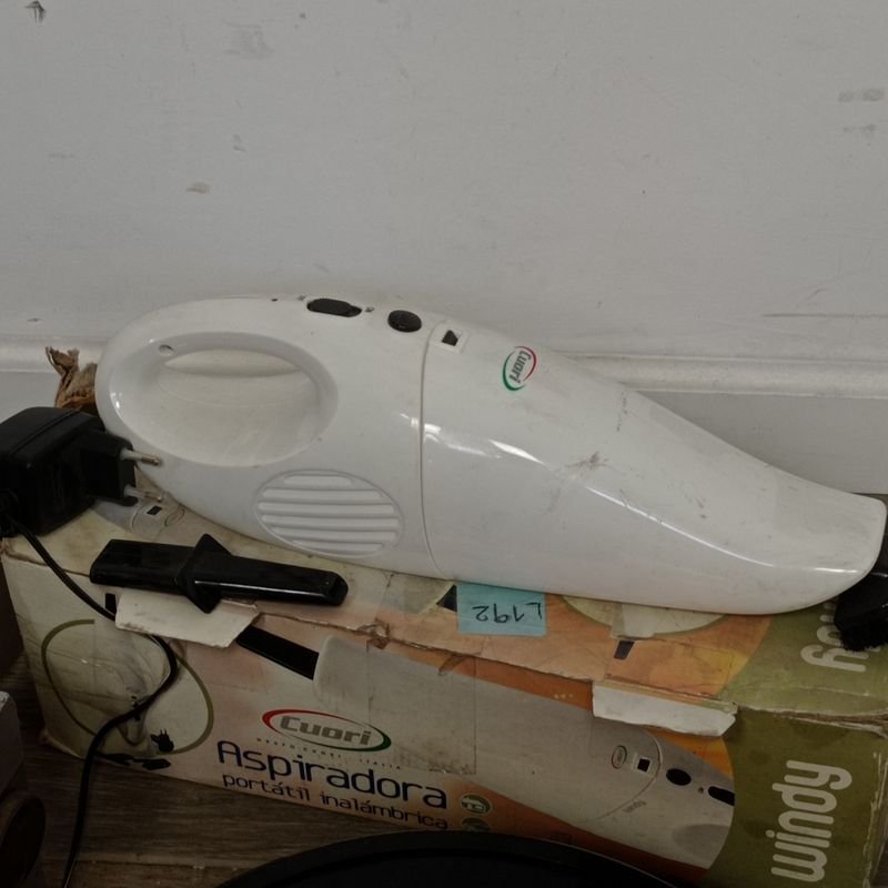 Venta de Aspiradora de auto y Radio en buen estado - imagen 4